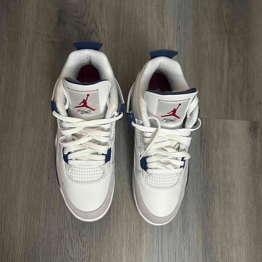 Nike SB x Air Jordan 4
Retro SP 'Navy'